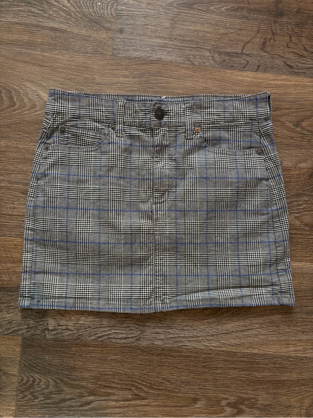 American Eagle Plaid Mini Skirt 6 Gray Blue Super Stretch Preppy Academia